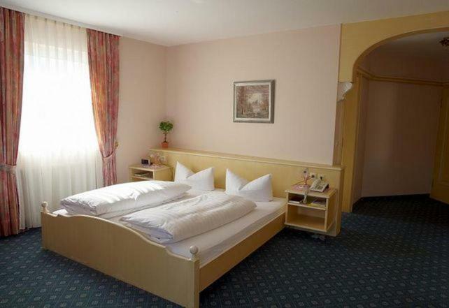 Hotel Krone Крессбронн-ам-Бодензе Екстер'єр фото